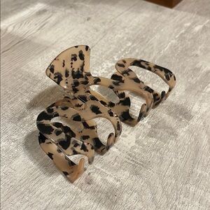 Tortoise Shell Hair Claw Clip